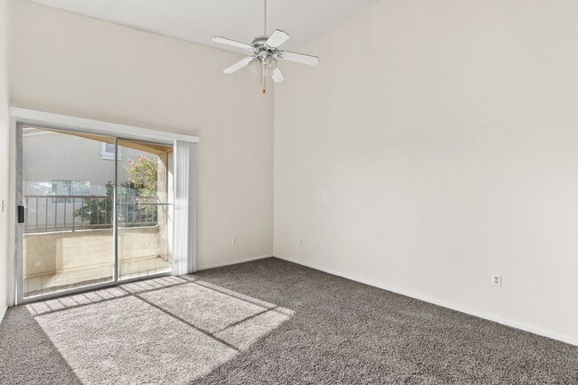 Building Photo - 2nd Floor Condo in a Gated Northeast Commu...