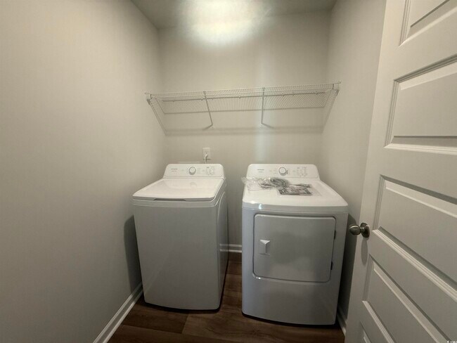 Building Photo - 517 Cambria Dr