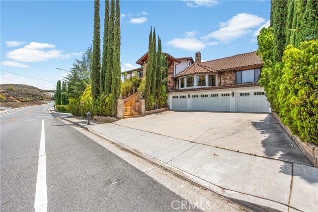 Building Photo - 668 E Sunset Dr N