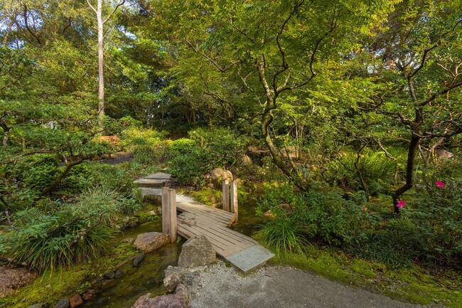 Building Photo - 299 SW 7th St