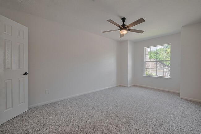 Building Photo - 3223 Candlepine Dr