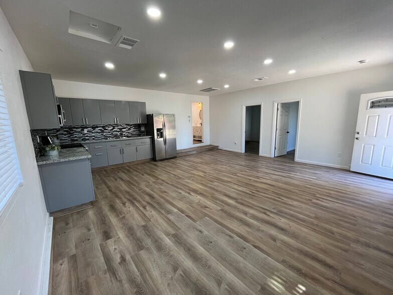 Building Photo - 4625 Quashnick Rd