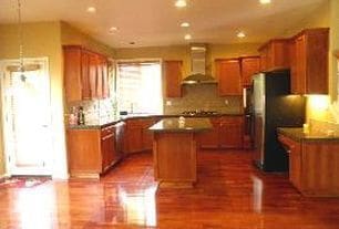 Building Photo - Beautiful 5 + bedroom home - In much desir...