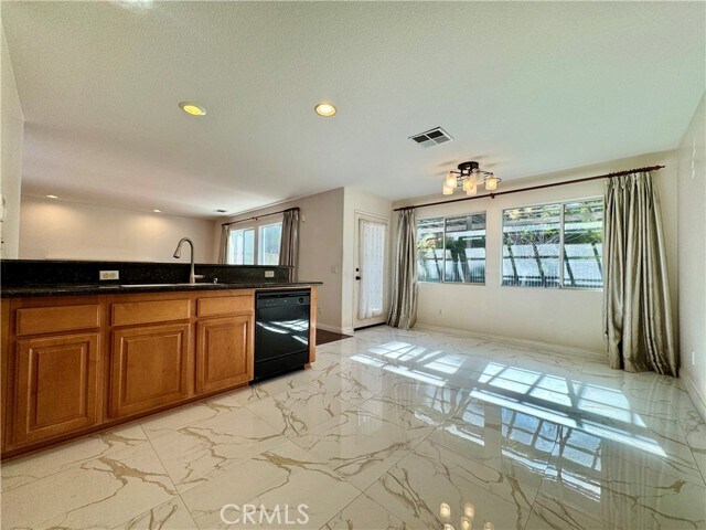 Building Photo - 16612 China Berry Ct