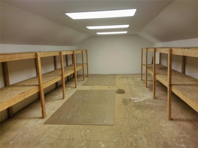 Building Photo - 1055 S Cooper Dr