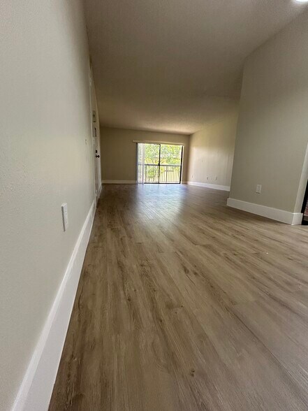 Building Photo - 7975 SW 86th St