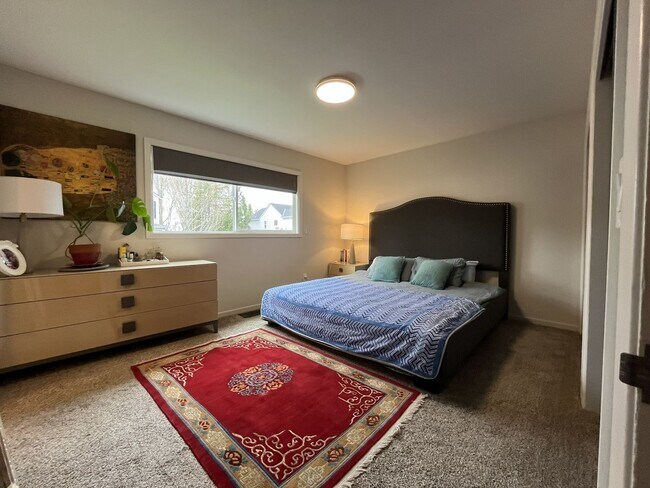 Building Photo - Comfortable Living in Bethany with Two Separate Units, Expansive 0.45-Acre Lot & Versatile Detach...