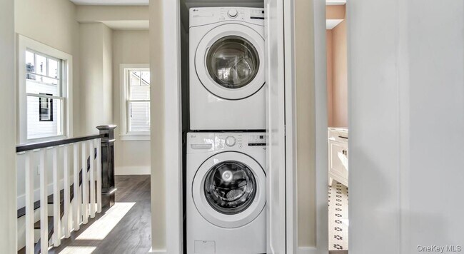 Building Photo - 67 Maple Ave