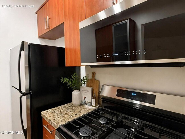 Building Photo - 620 S Gramercy Pl