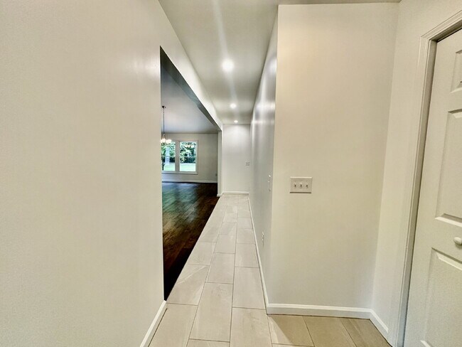 Building Photo - Completely Remodeled Ranch Style Home in the Heart of Downtown Bluffton and no HOA!