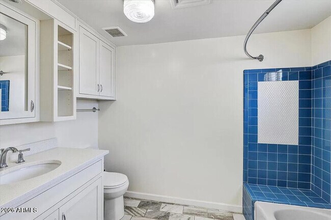 Building Photo - 6125 E Indian School Rd