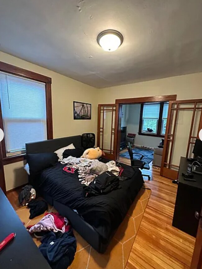 Building Photo - 4 Bedroom House Available Next to UC Campus