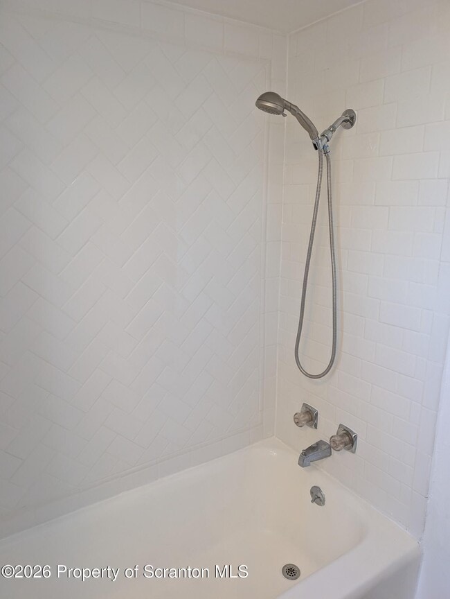 Building Photo - 116 Broad St