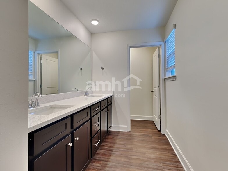 Building Photo - 10717 Coleman Rd