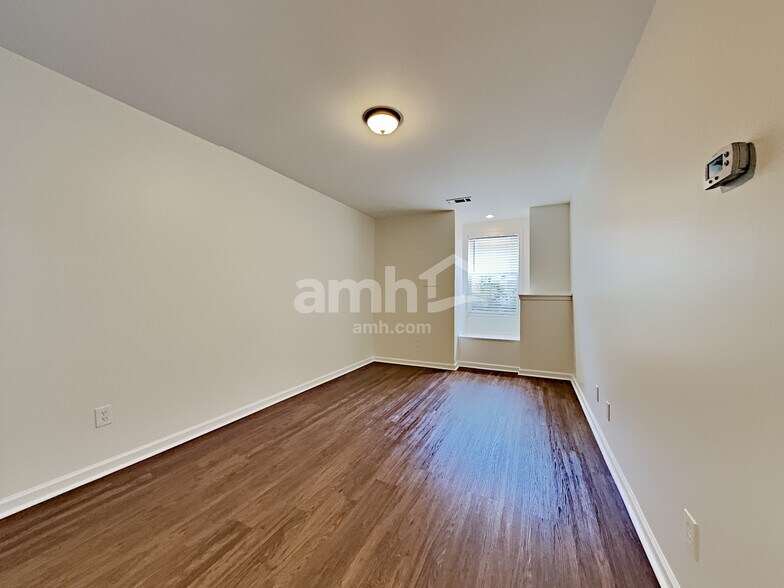 Building Photo - 826 Durham Ct