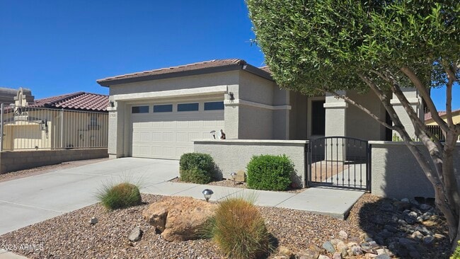 Building Photo - 17520 W Fairview St