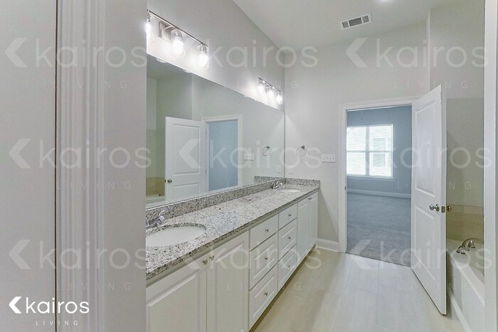 Building Photo - 4848 W Dacha Ln