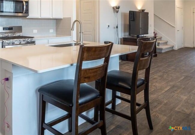 Building Photo - 14020 Neskar Dr