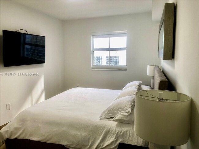 Building Photo - 185 SE 14th Terrace