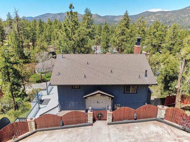 Building Photo - 509 Wallace Ln