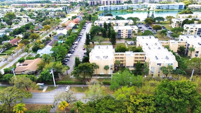 Building Photo - 942 NE 199th St