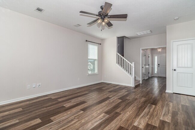 Building Photo - 4831 Fairmont Dr
