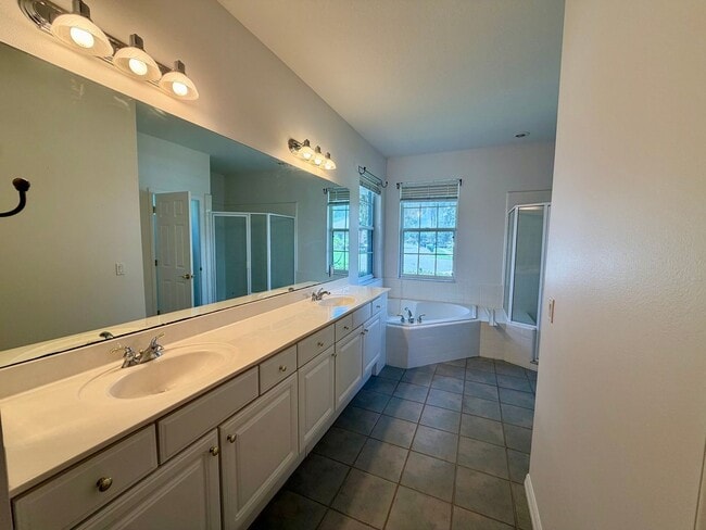 Building Photo - 4554 Shanewood Ct