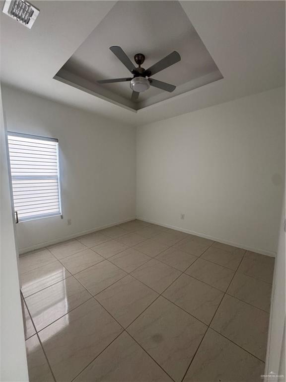 Building Photo - 11 W Woodson Dr