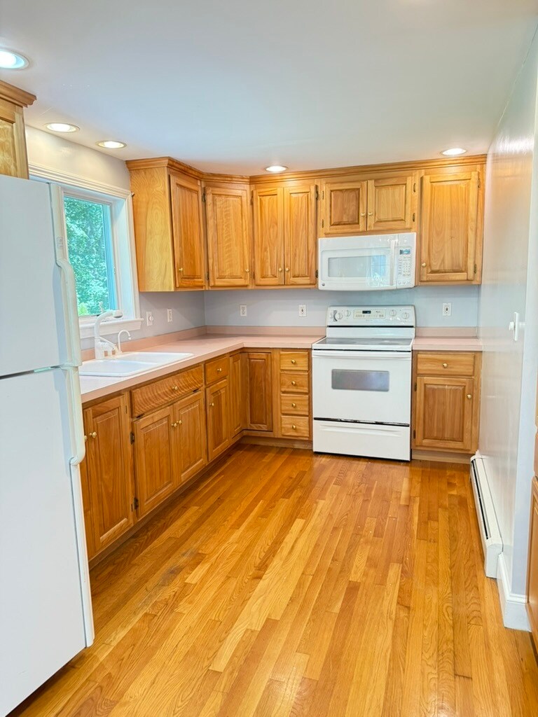 High end kitchen cabinetry - 20 Partridge Ln