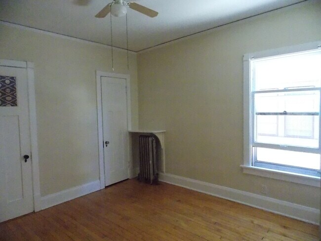 Building Photo - 3406 N Downer Ave