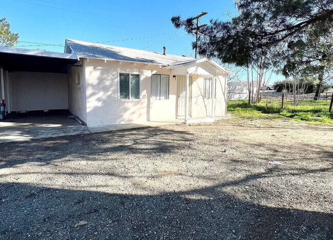 Building Photo - Charming one-bedroom, one-bath house