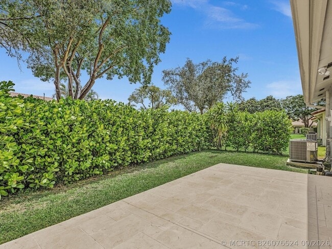 Building Photo - 21578 Altamira Ave