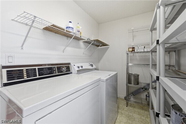 Building Photo - 6136 Whiskey Creek Dr