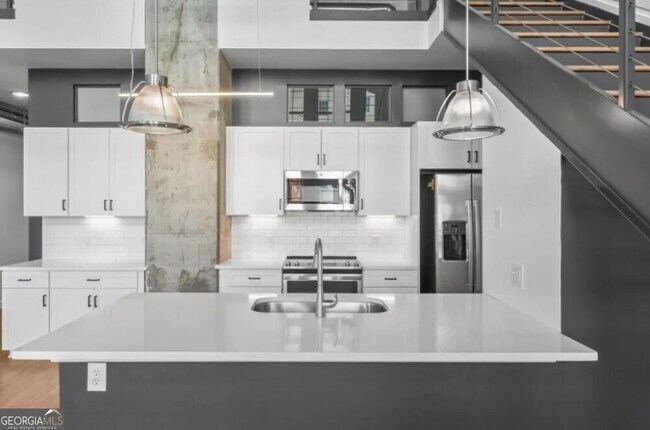 Building Photo - 230 18th St NW