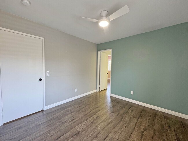 Building Photo - Your Next Home Awaits! Modern 4BR, 3BA Bea...