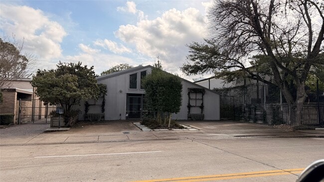 Building Photo - 5911 Winsome Ln