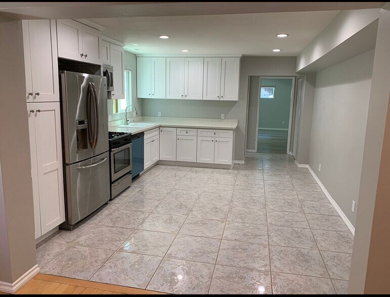 Building Photo - 7104 Yarmouth Ave