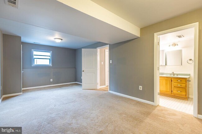 Building Photo - 847 Harbor View Terrace