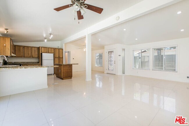 Building Photo - 27584 Onyx Ln