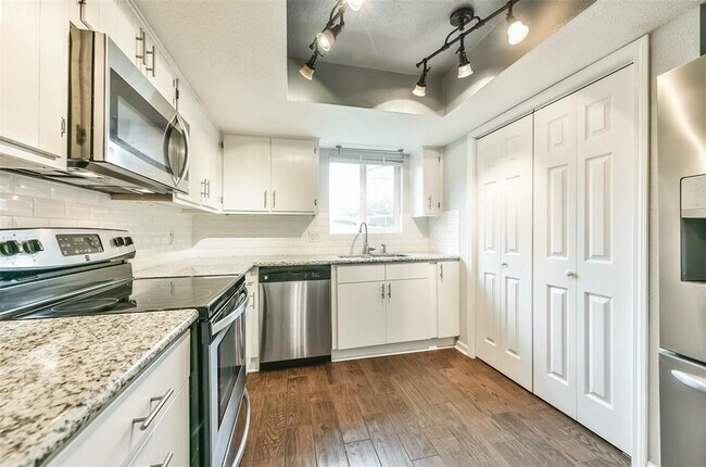Building Photo - 5005 Georgi Ln