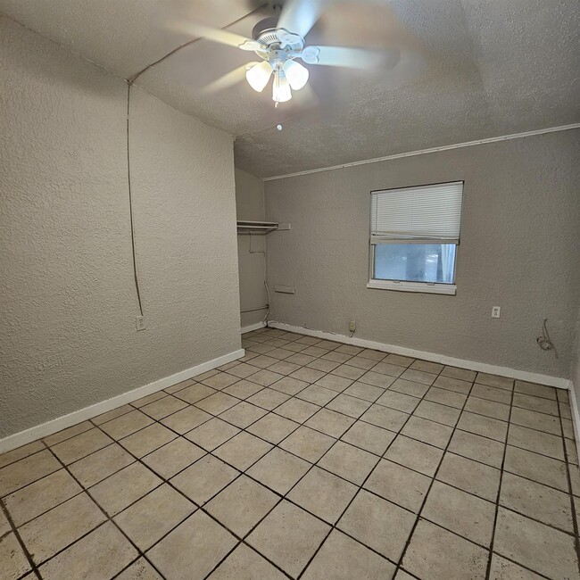 Building Photo - 1516 Majestic Ave