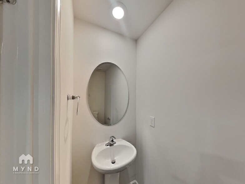 Building Photo - 5609 Harrison Trace Dr
