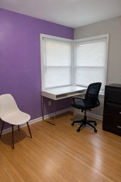 Building Photo - 418 Hurstbourne Rd