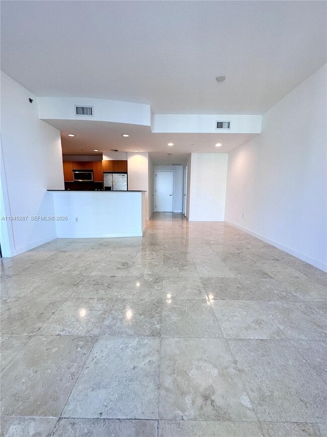 Building Photo - 1060 Brickell Ave