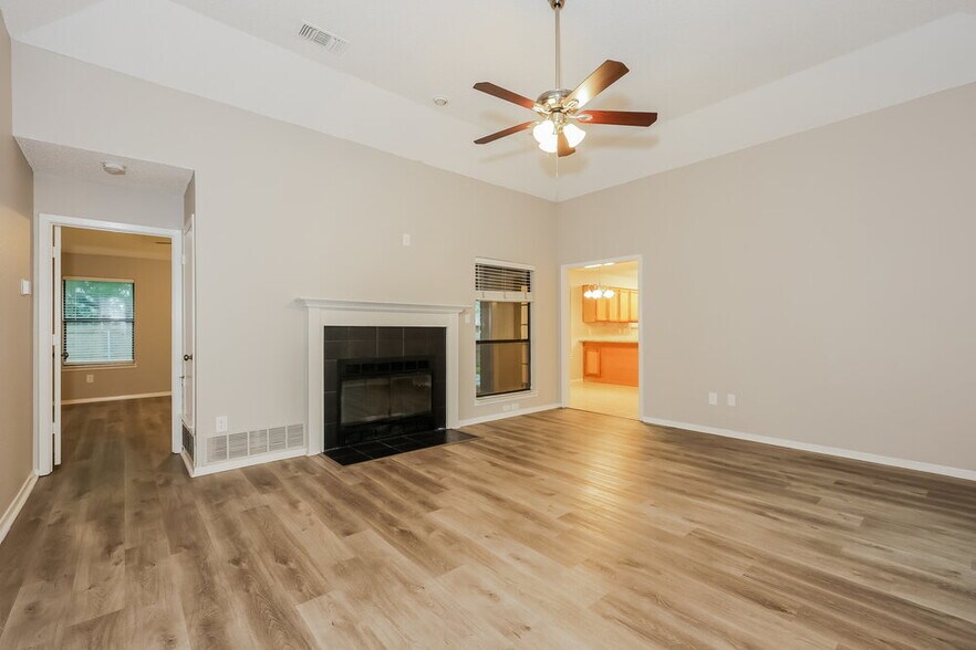 Building Photo - 508 Pleasant Valley Dr