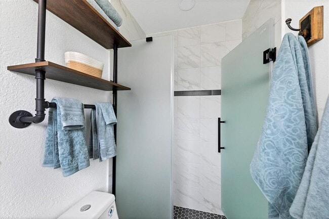 Building Photo - 843 Palmetto St