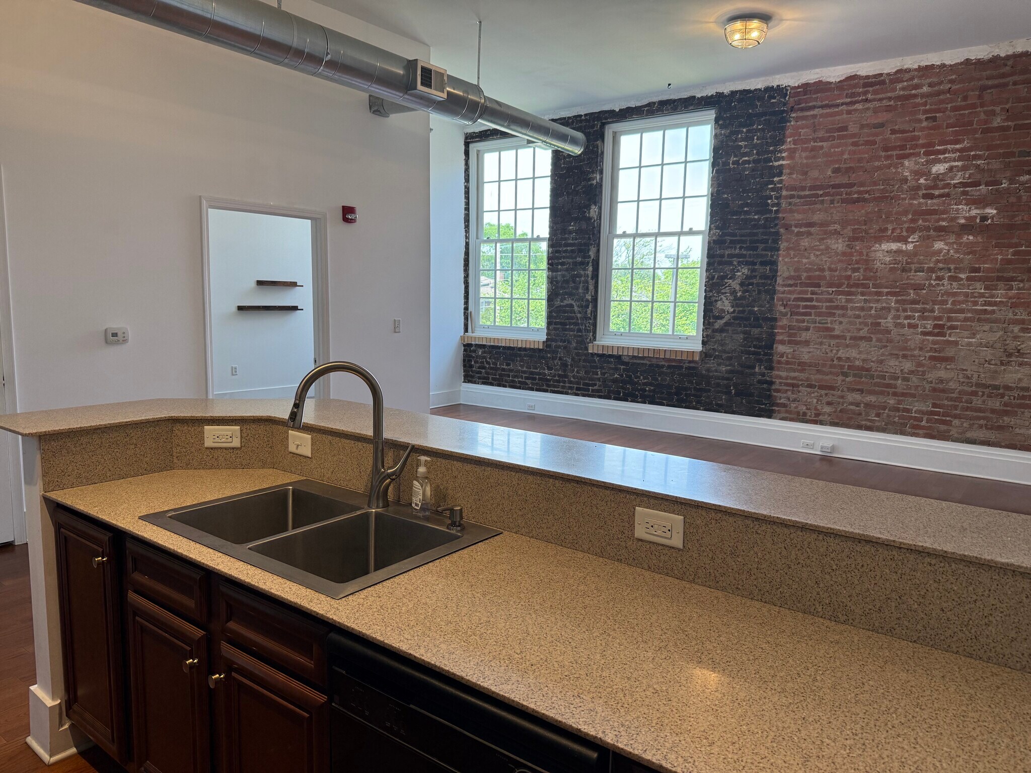 Building Photo - 130 E Glenwood Ave