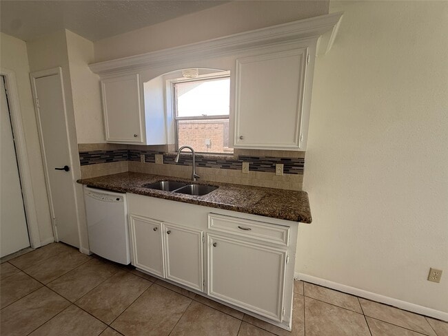 Building Photo - 4223 Steep Rock Dr