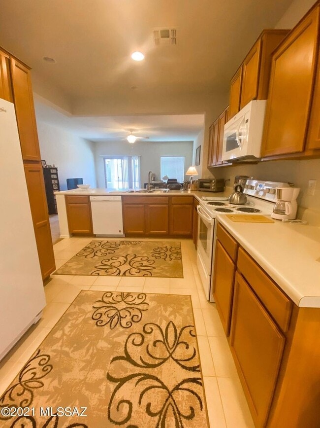 Building Photo - 2 Bedroom with Den in Red Rock