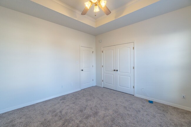 Building Photo - * Move-In Special * Gorgeous 3-Bedroom Hom...